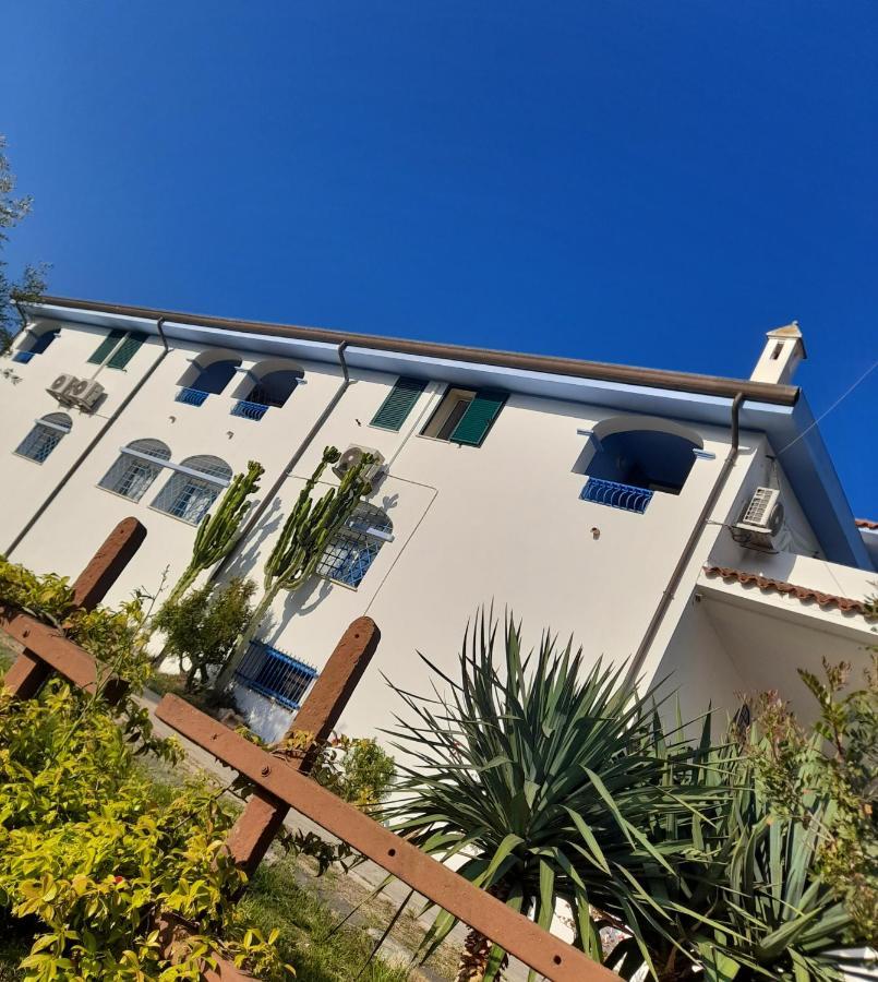 Agriturismo Palas De Serra Country Resort Onifai Dış mekan fotoğraf