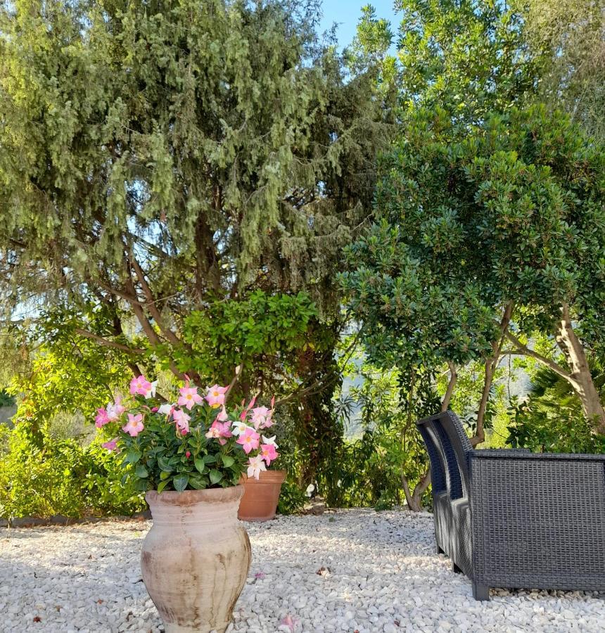 Agriturismo Palas De Serra Country Resort Onifai Dış mekan fotoğraf