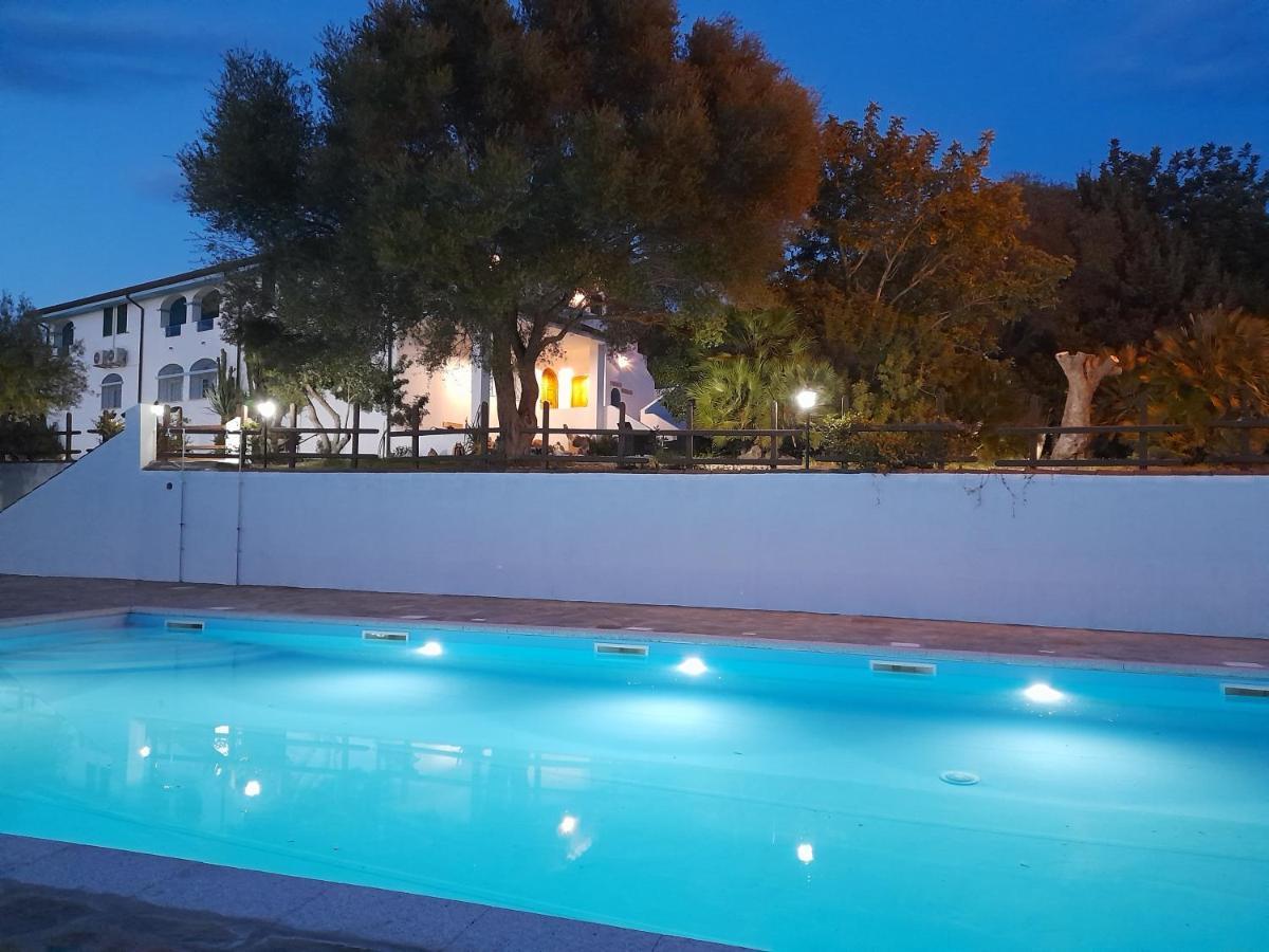 Agriturismo Palas De Serra Country Resort Onifai Dış mekan fotoğraf