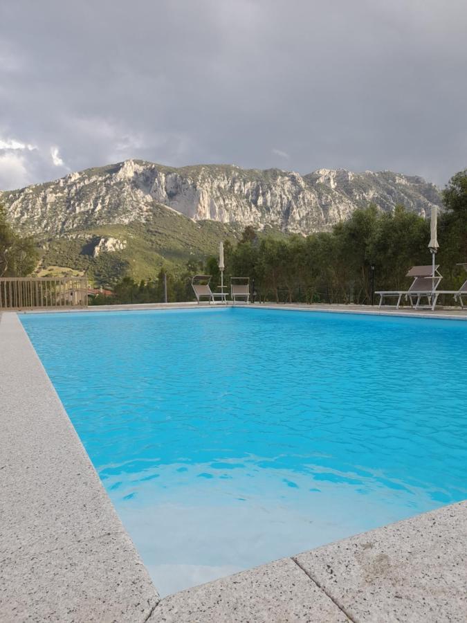 Agriturismo Palas De Serra Country Resort Onifai Dış mekan fotoğraf